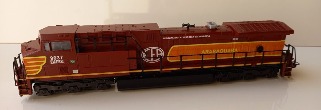 LOCOMOTIVAS GE AC44 RUMO ARARAQUARA - Models Ferrovia Brasil