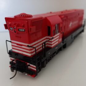 Locomotiva EMD Fepasa G12 fase 2 vermelha Numero 7058 escala Ho